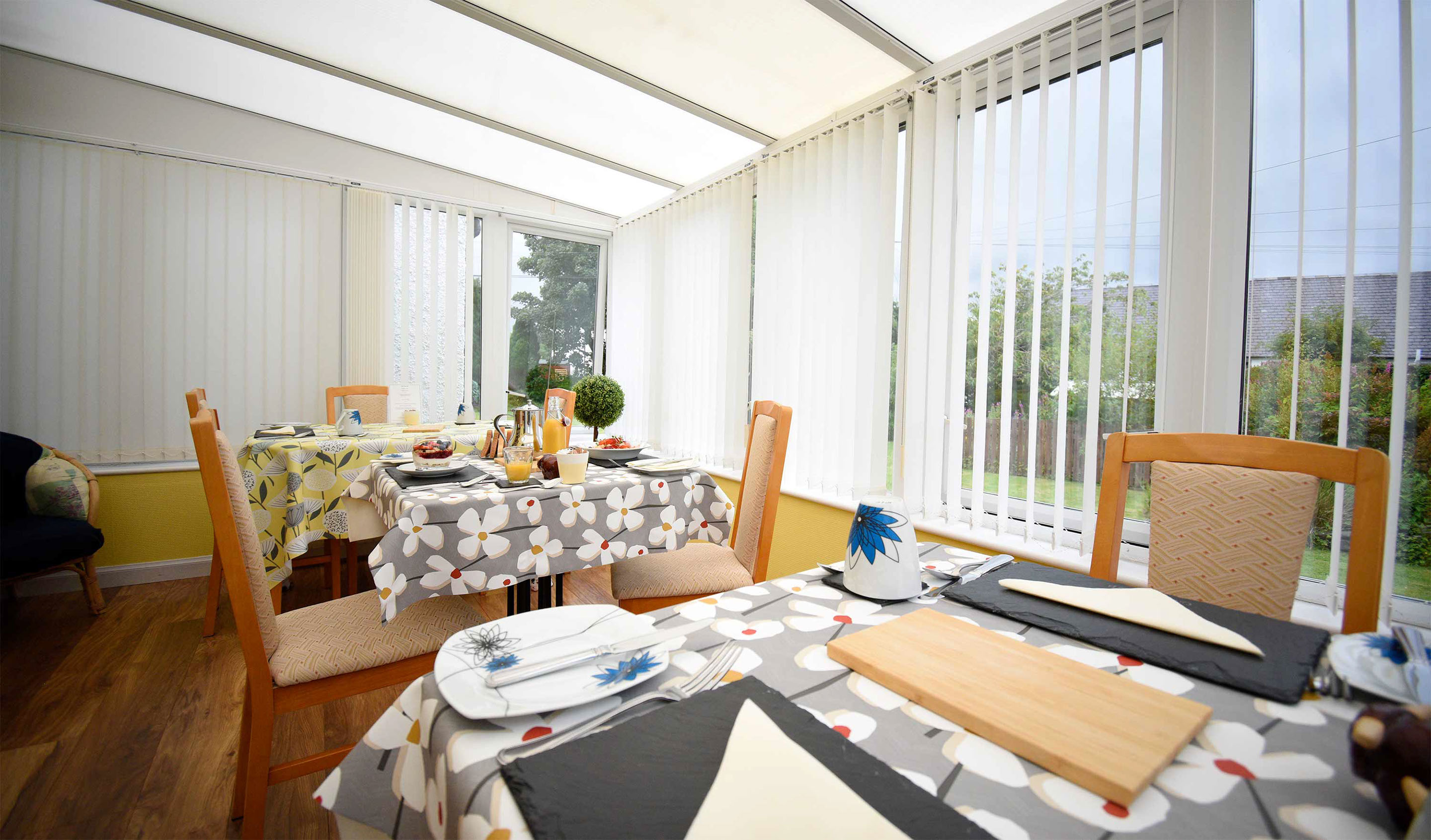 Grenitote Accommodation in Portree Dining area with inclusive cooked breakfast